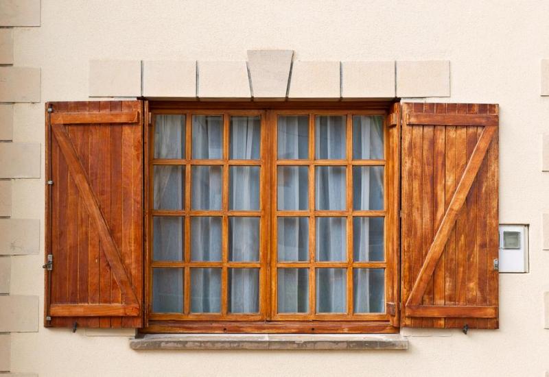 Volets en bois ou en PVC, quel mat&eacute;riau privil&eacute;gier pour vos fen&ecirc;tres &agrave; Lys-lez-Lannoy ?